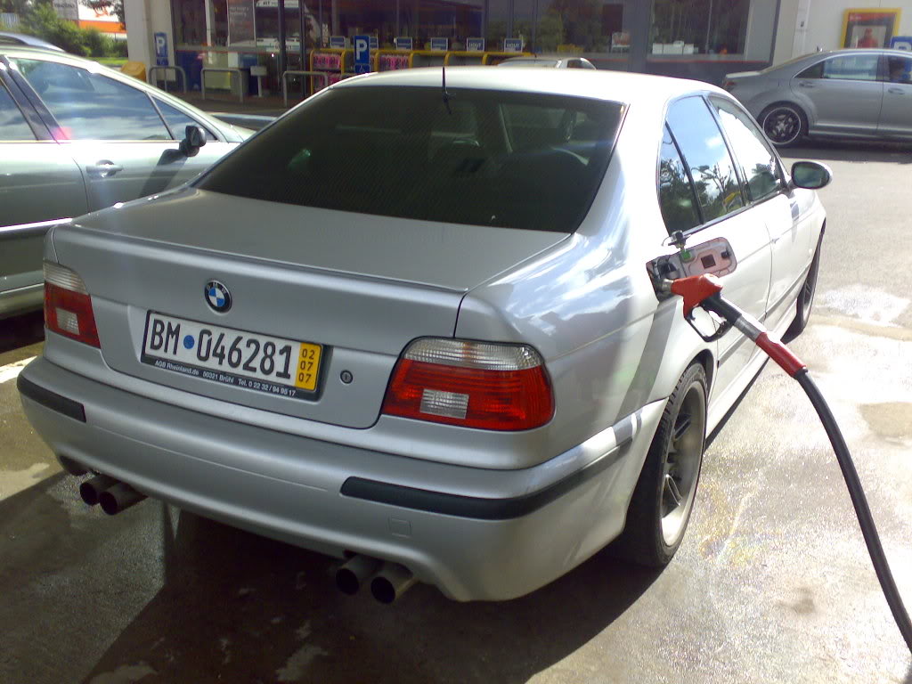 Eerste auto geïmporteerd